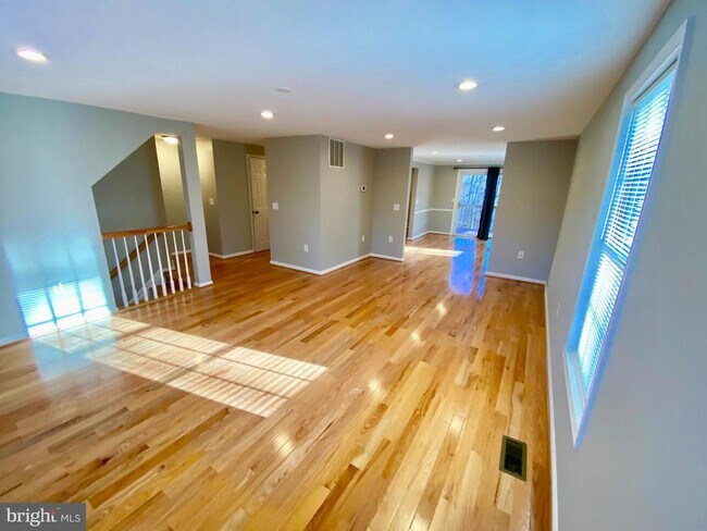 Building Photo - 9400 Candleberry Ct