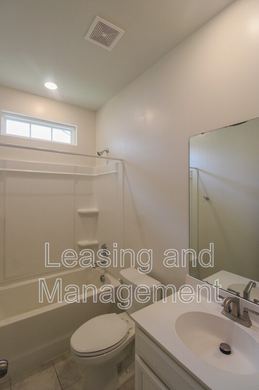 Building Photo - 150 Daniels Creek Cir