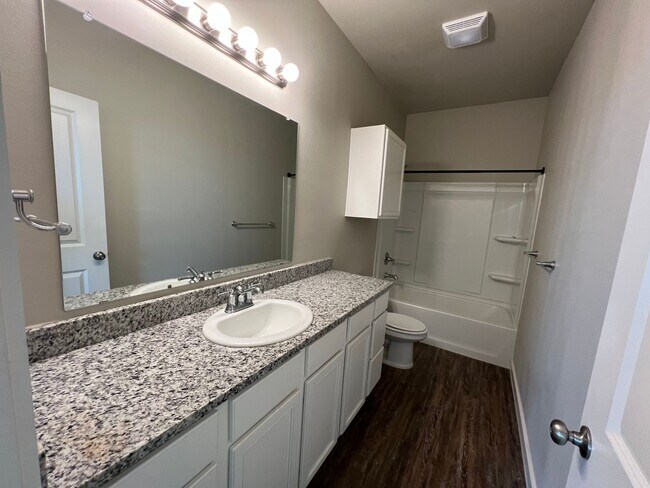 Building Photo - Stylish and Modern 3-Bedroom Duplex for Re...