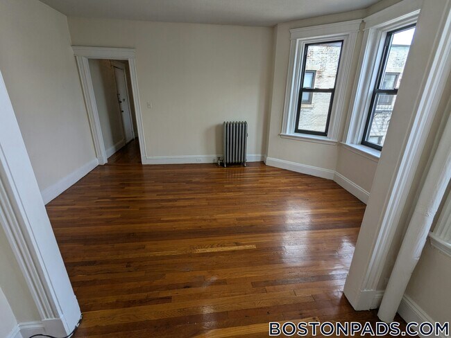 Building Photo - 1152 Commonwealth Ave
