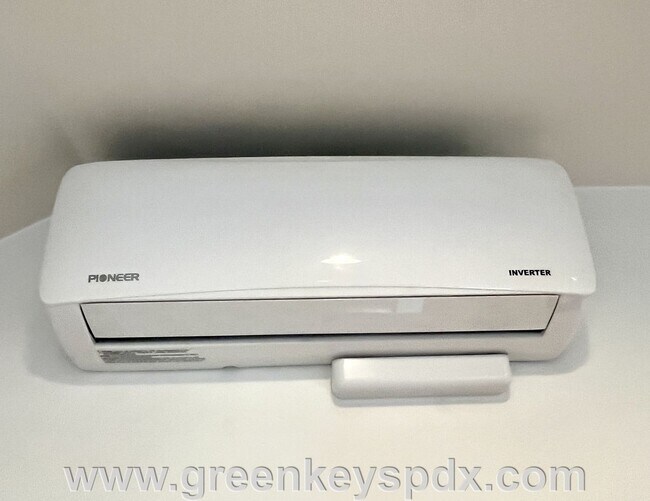 Building Photo - Sleek and modern 1-bedroom house in Arbor Lodge with spacious garage or workshop!