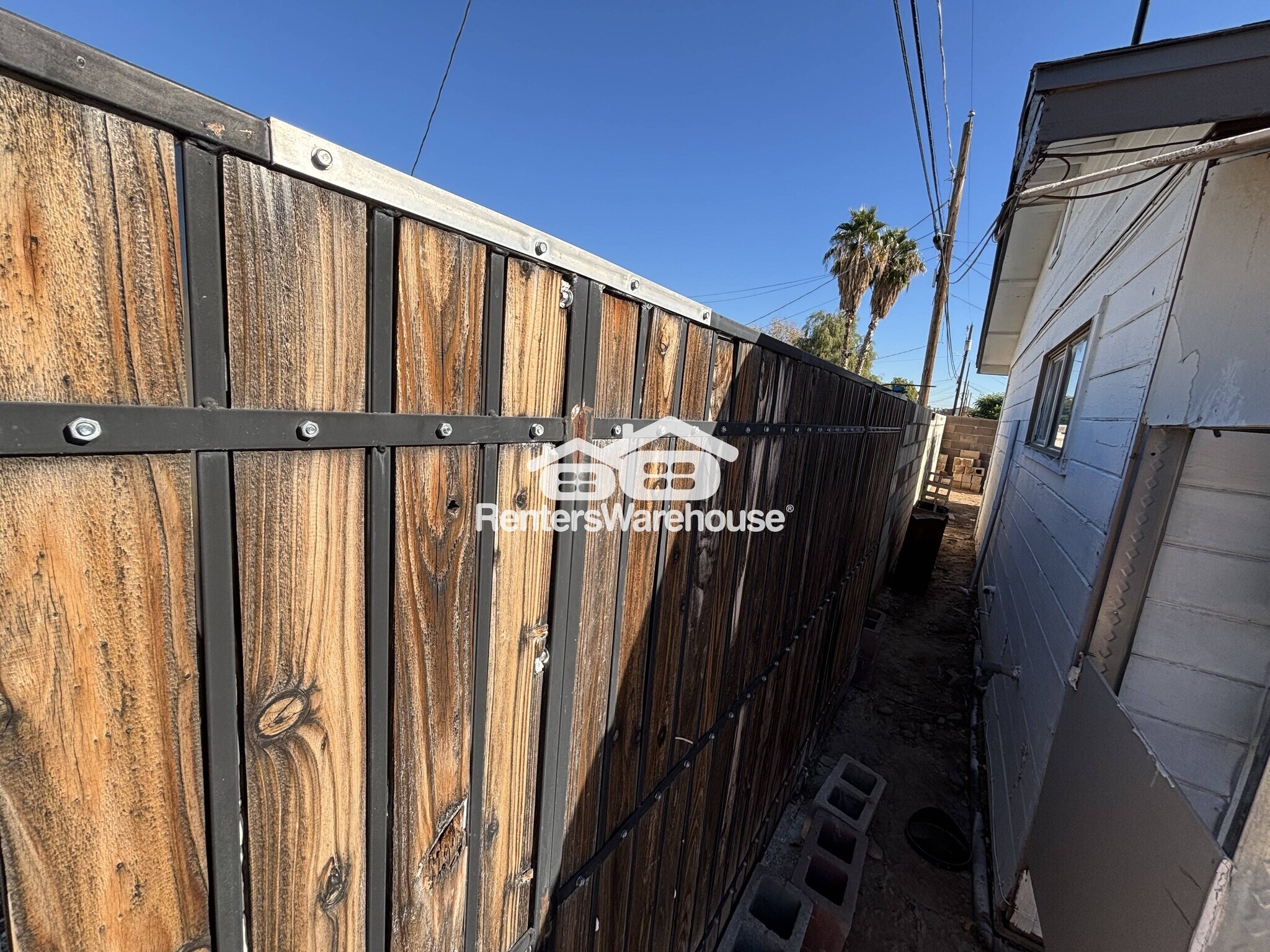 Building Photo - 2818 W Heatherbrae Dr