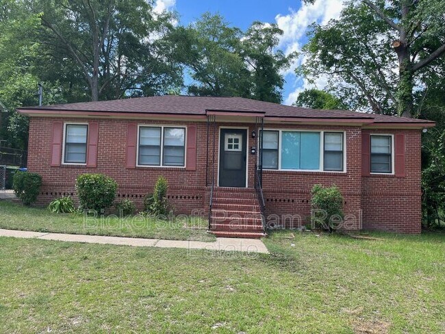 Building Photo - 2911 Gardenia St