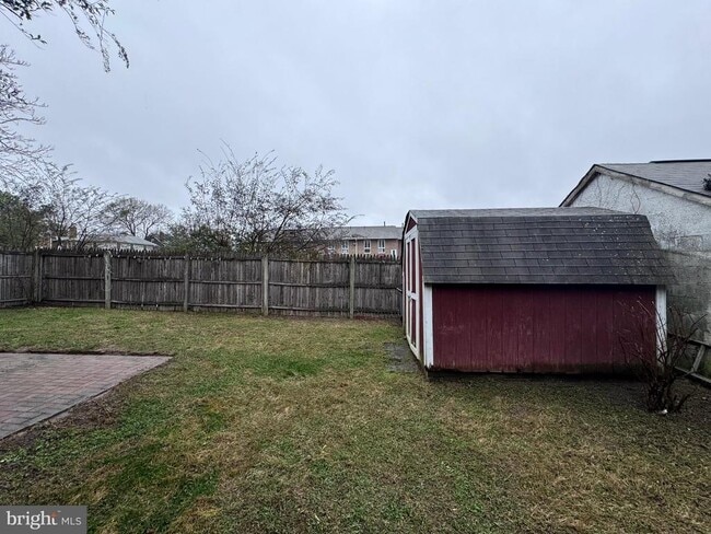 Building Photo - 1600 Princess St