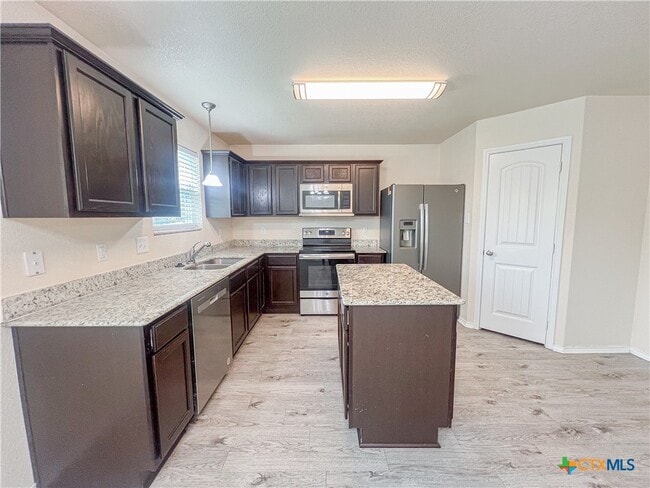 Building Photo - 724 Liberty Valley Dr