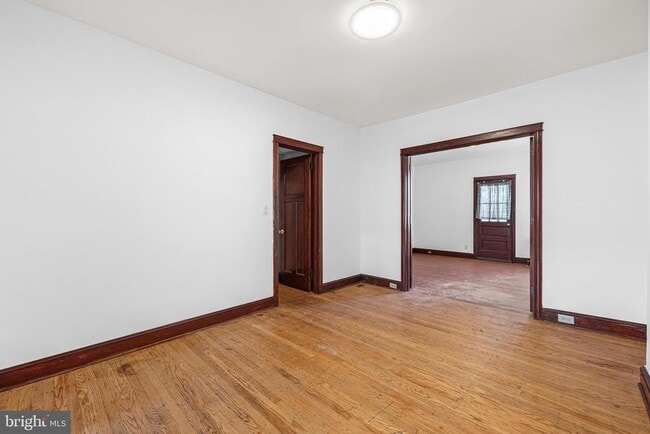Building Photo - 315 Elrino St