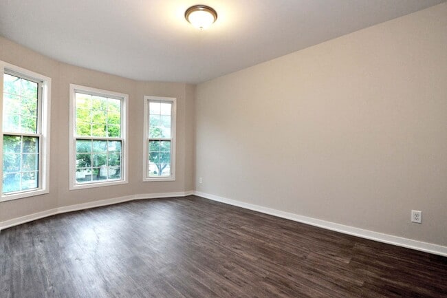 Building Photo - 511 5th Ave SE