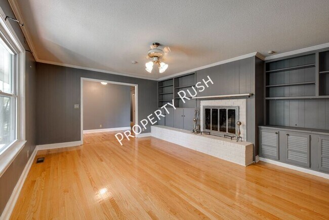 Building Photo - 303 Windmere Dr