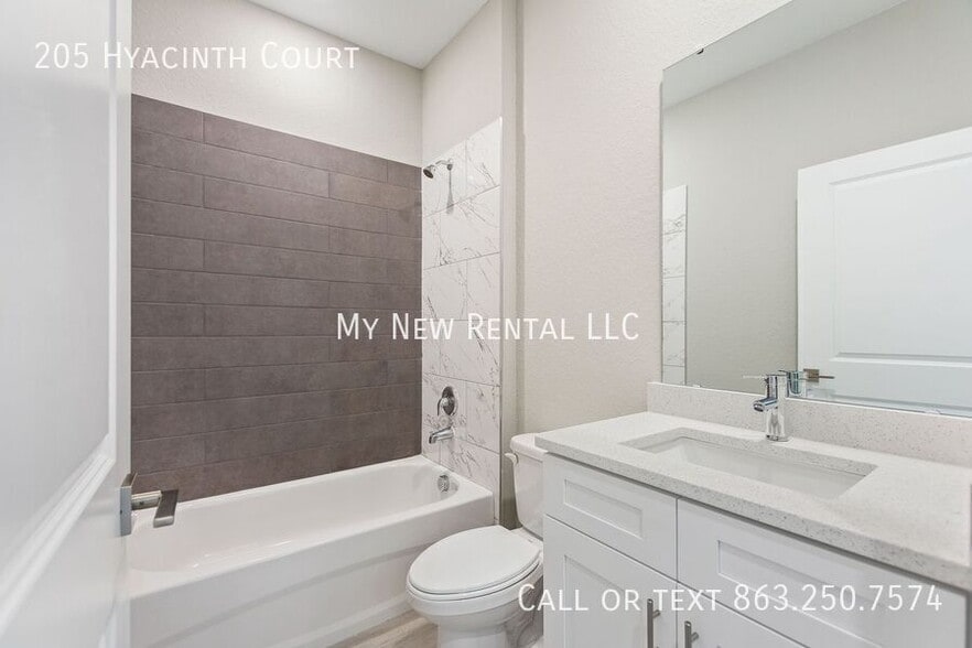Building Photo - 205 Hyacinth Ct