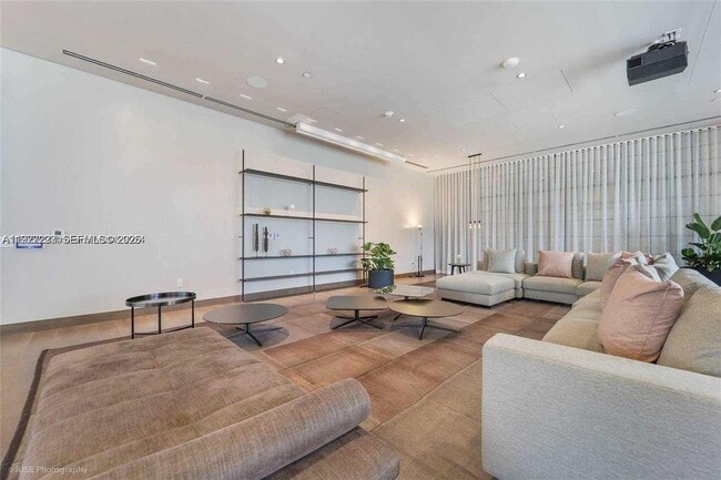 Building Photo - 159 NE 6th St