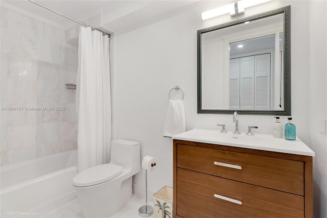 Building Photo - 4822 Fisher Island Dr