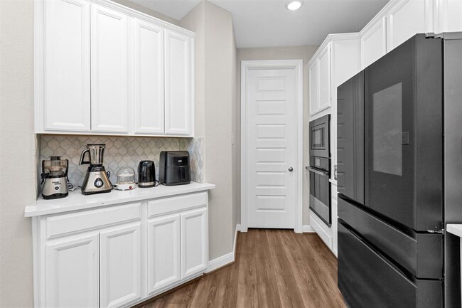 Building Photo - 2058 Woodland Pine Ct