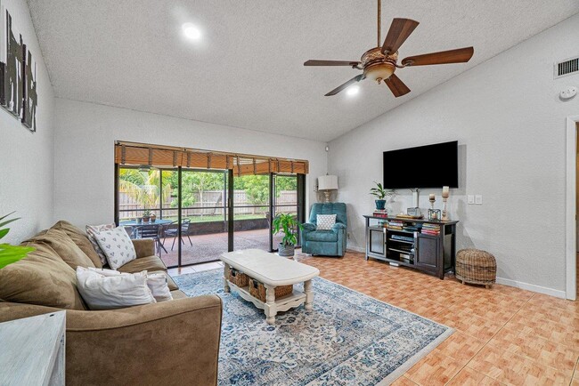 Building Photo - 8366 Blue Cypress Dr