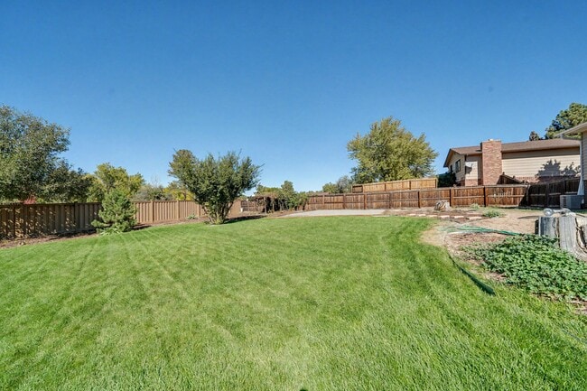 Building Photo - 6891 S Quince St