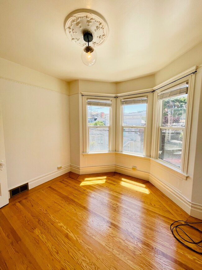 Building Photo - 2632 Post St