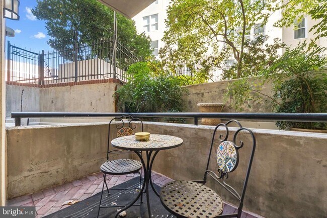 Building Photo - 1441 Rhode Island Ave NW