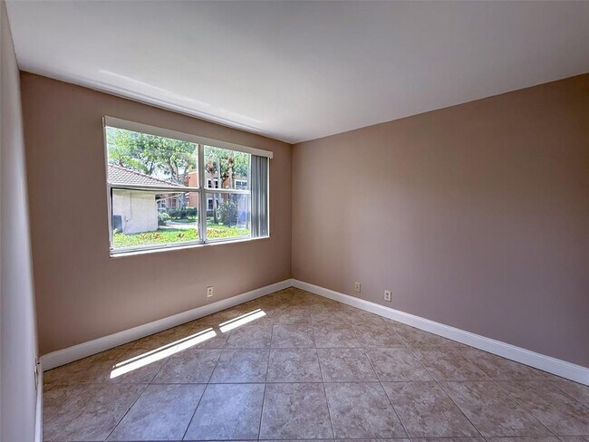 Building Photo - 8781 Wiles Rd