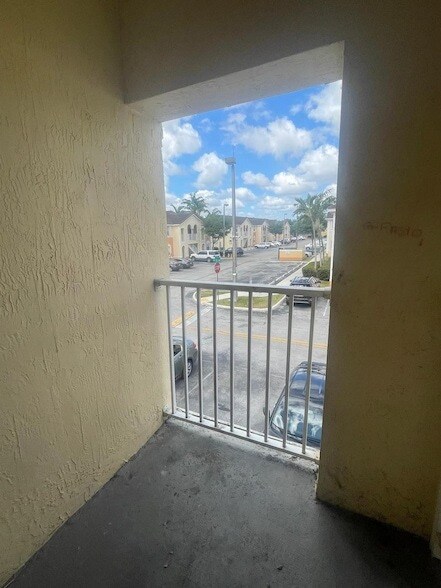 Building Photo - 2903 SE 17th Ave