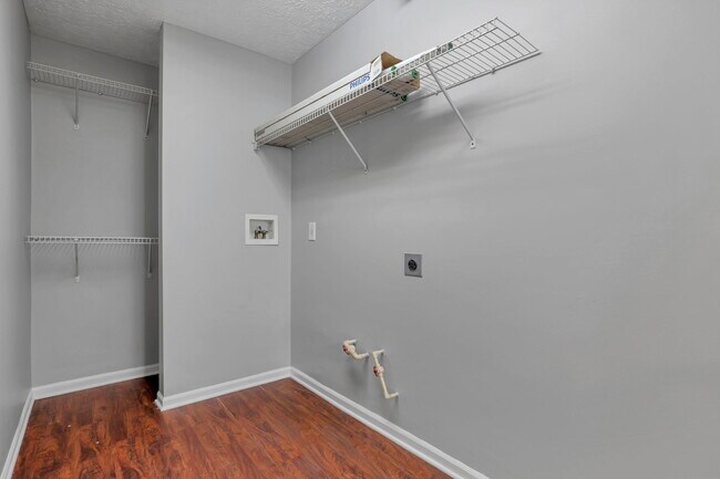 Building Photo - 2623 Landings Way