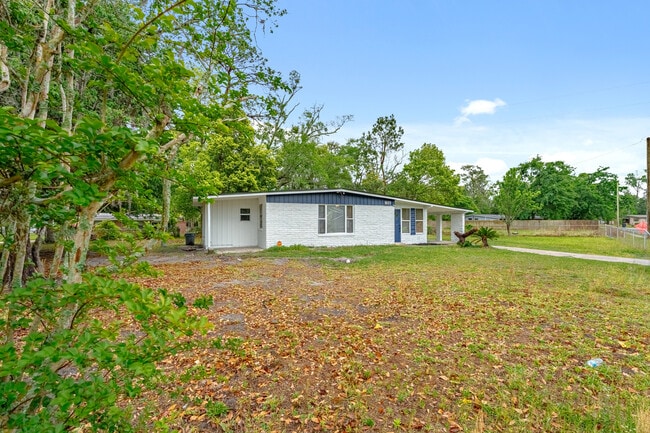 Building Photo - 937 La Marche Dr