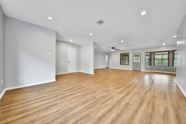 Building Photo - 1626 Hamblen Rd