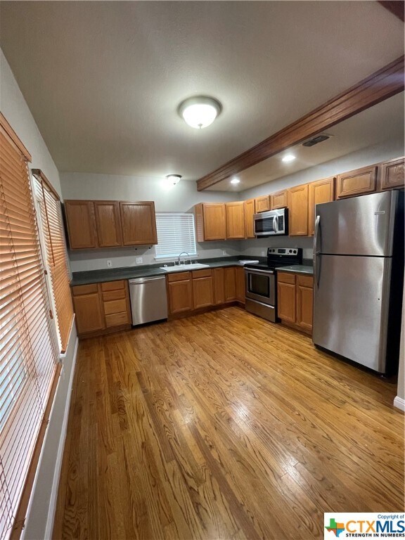 Building Photo - 542 Lonesome-