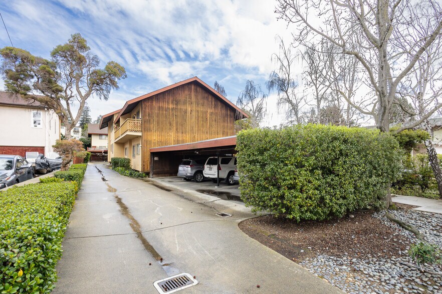 Building Photo - 3858 Maybelle Ave