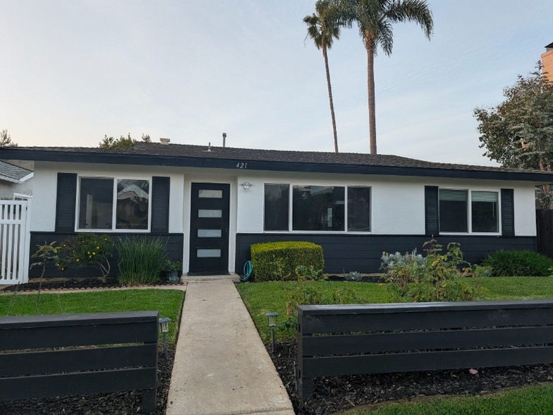 Building Photo - 421 Tustin Ave