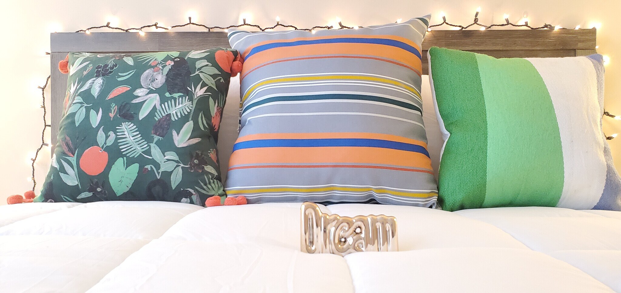 Comfortable new queen bed, white sheets - 330 Ardmore Circle NW