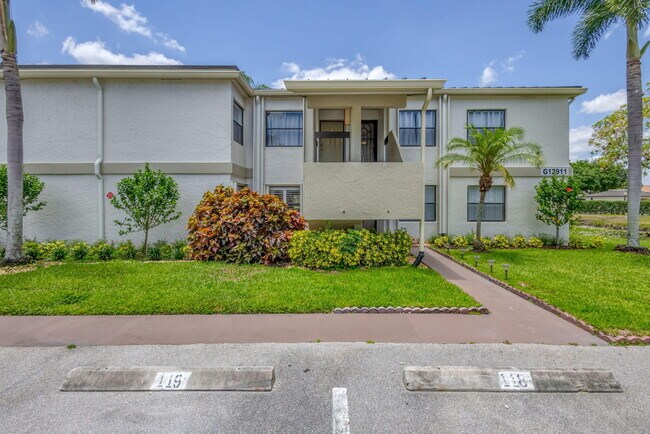 Building Photo - 12911 Briarlake Dr