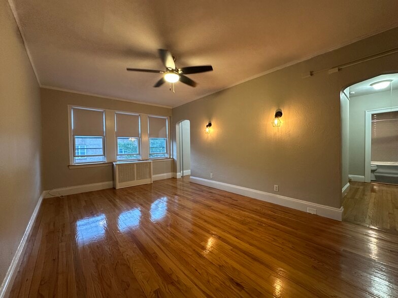Building Photo - 53 Strathmore Rd