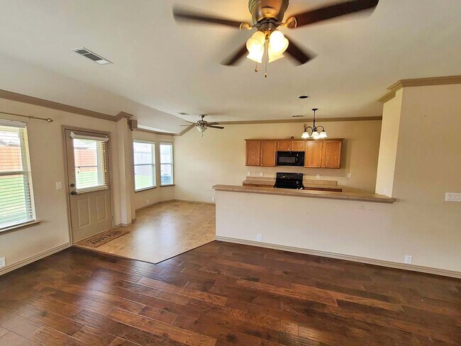 Building Photo - Great 3 Bdrm 2 Bath Home in Cross Roads Tx