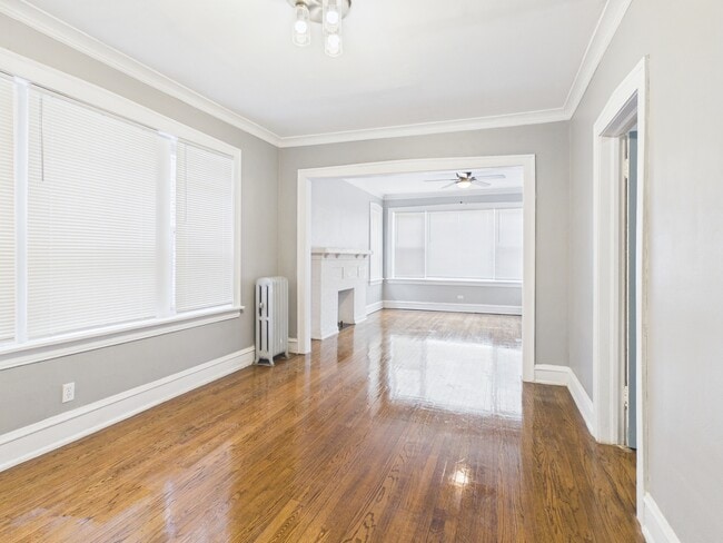 Building Photo - 7631 S Cornell Ave