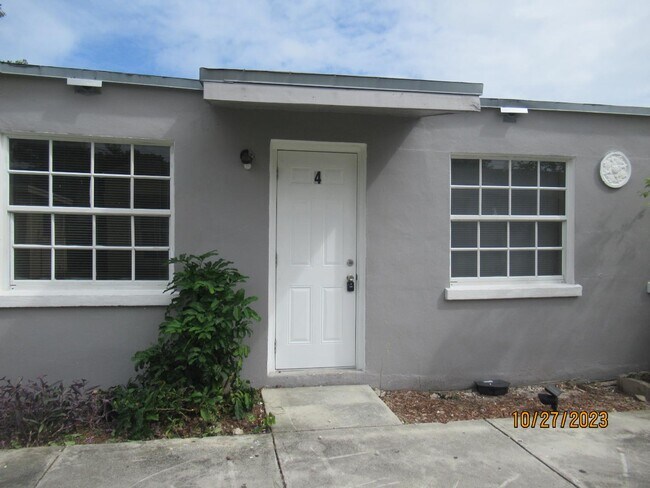 Building Photo - 2325 Madison St