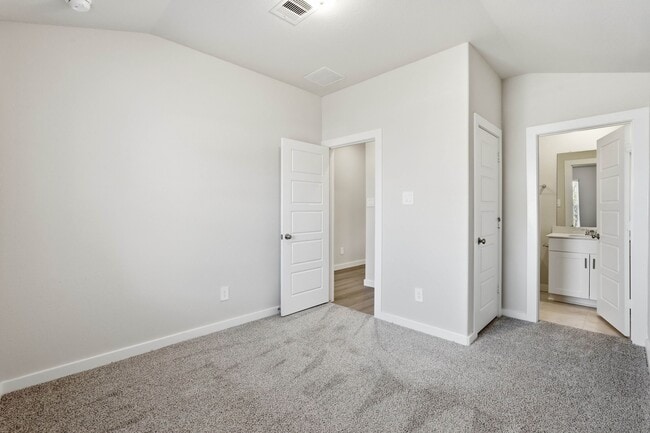 Building Photo - 18037 Martin Pines Dr