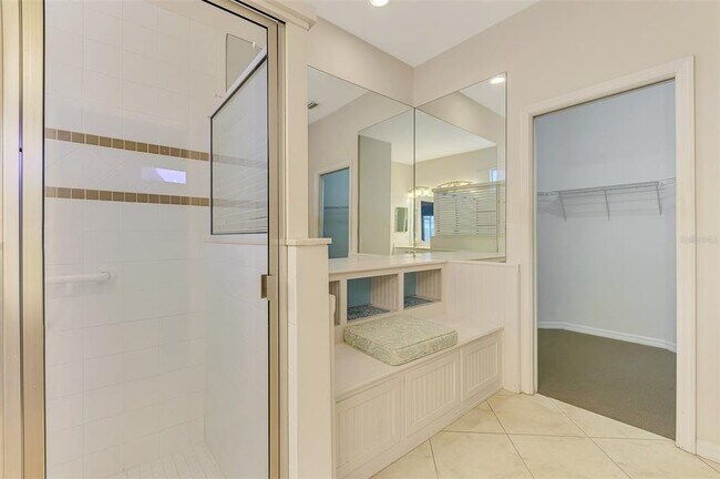 Building Photo - 4350 Iola Dr