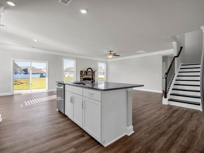 Building Photo - Like new home available in Hendersonville. Take advantage of our $3,500 six-month special when yo...