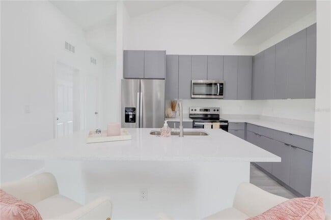 Building Photo - 511 Marion Oaks Ln