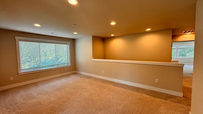Building Photo - 3755 Monterey Ct NE