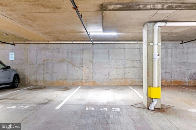 Building Photo - 145 Riverhaven Dr