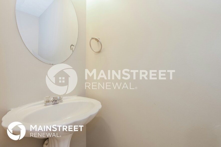 Building Photo - 3909 Riverside Pkwy