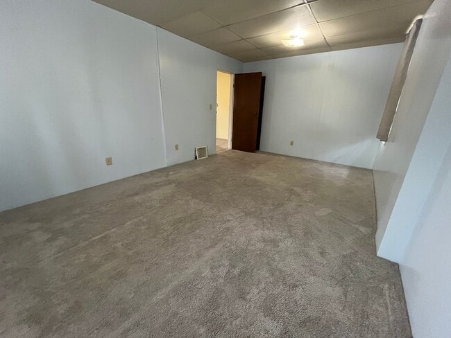 Building Photo - 158 5th St