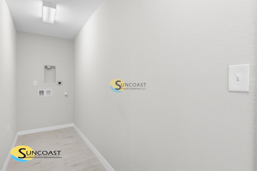 Building Photo - 3929 NE 16th Pl