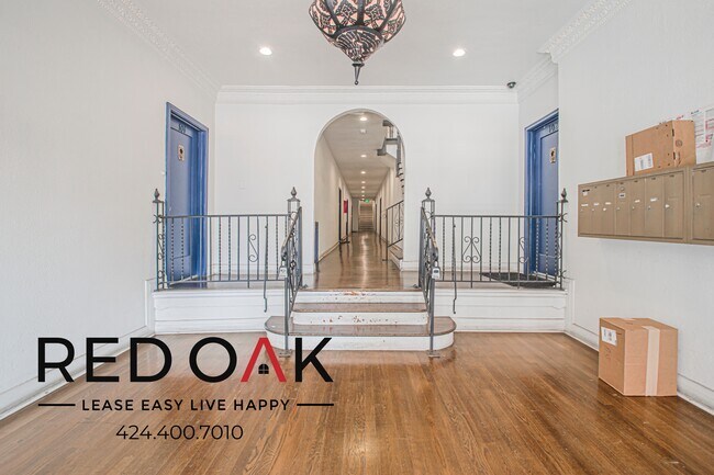 Building Photo - 1818 Whitley Ave