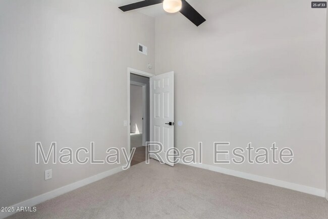 Building Photo - 10934 E Becker Ln