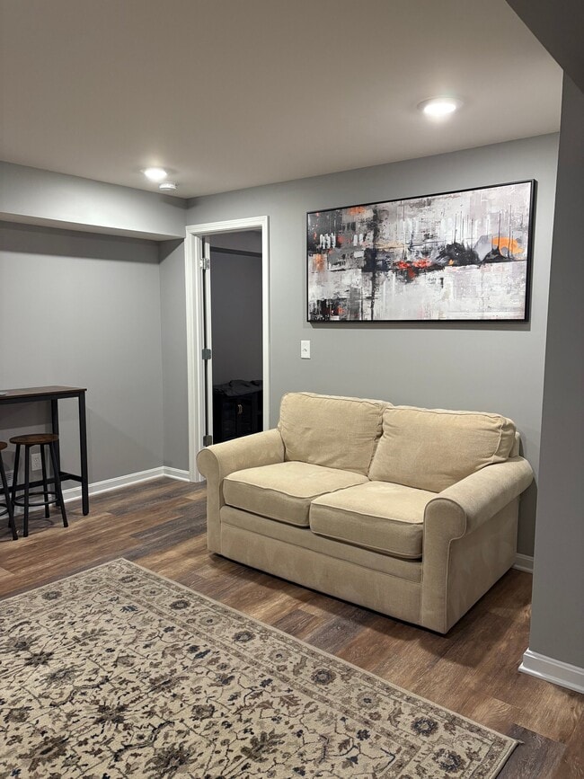 Building Photo - 9999 Cherryknoll Ct
