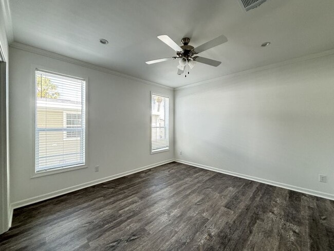 Building Photo - 7423 43rd Dr N