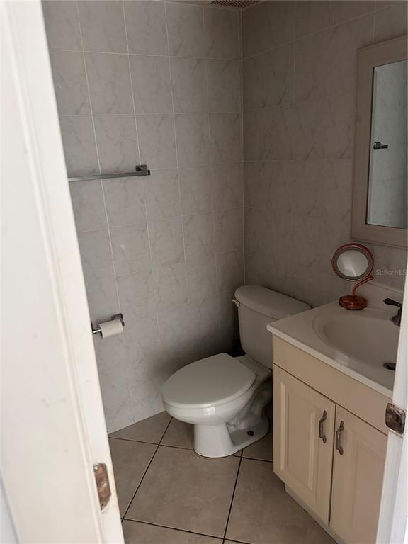 Building Photo - 4939 Floramar Terrace