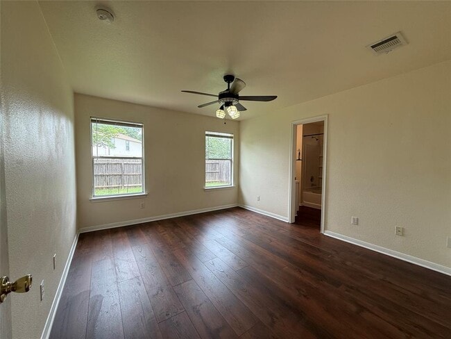 Building Photo - 316 Meadow Park Dr