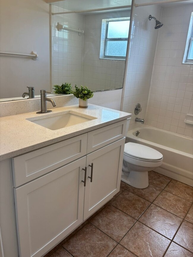 Building Photo - Beautiful Home in the Heart of Clermont – Prime Location!